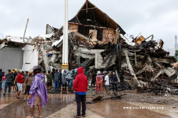 Death Toll Rises After Strong Quake Strikes Sulawesi