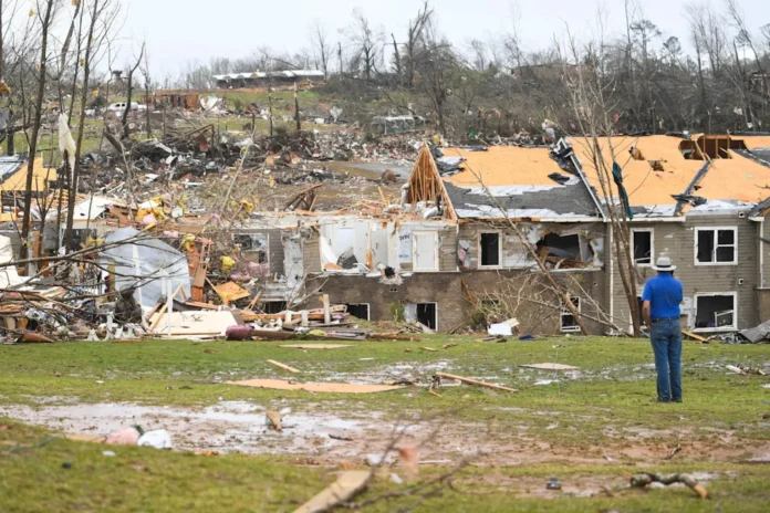 Tornadoes and Violent Winds Shatter Central US Towns